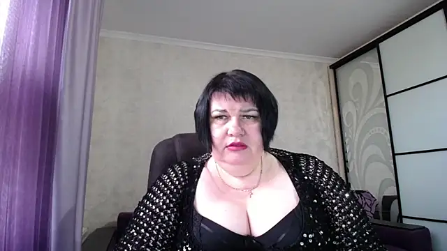 Snapshot of JuicyLady_Di chatting on 10-01-25, 04:51 JuicyLady Di online show from 10-01-25, 04:51