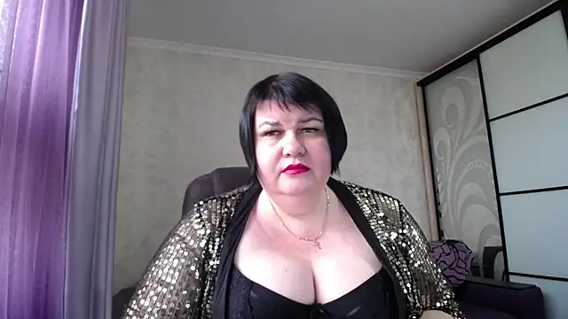 Snapshot of JuicyLady_Di chatting on 10-06-25, 08:01 JuicyLady Di online show from 10-06-25, 08:01