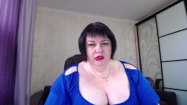 Snapshot of JuicyLady_Di chatting on 10-16-25, 05:19 JuicyLady Di online show from 10-16-25, 05:19