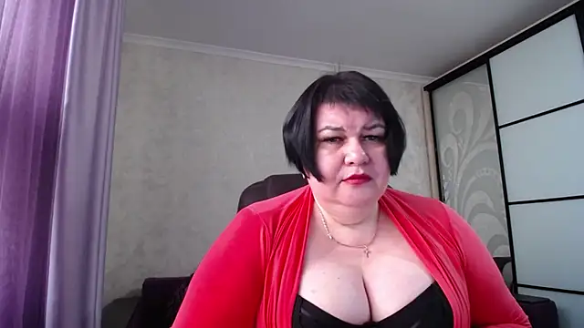 Snapshot of JuicyLady_Di chatting on 10-28-25, 05:22 JuicyLady Di online show from 10-28-25, 05:22