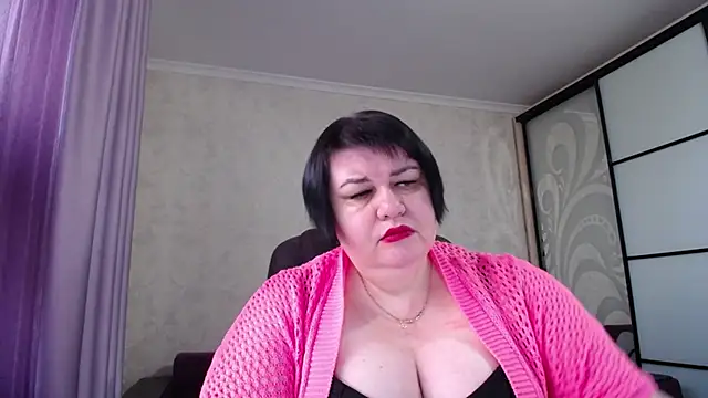 Snapshot of JuicyLady_Di chatting on 11-04-25, 05:06 JuicyLady Di online show from 11-04-25, 05:06