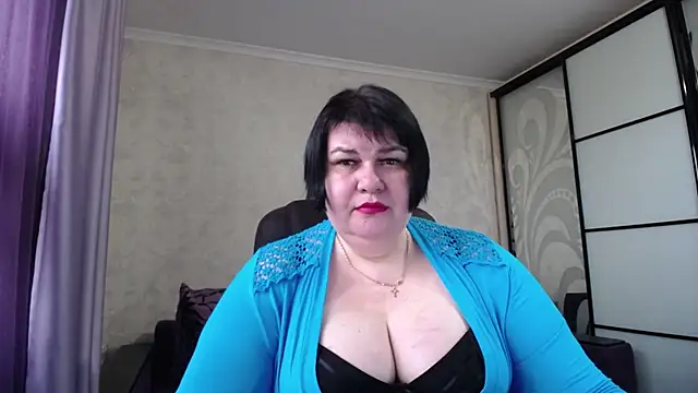 Snapshot of JuicyLady_Di chatting on 11-11-25, 09:53 JuicyLady Di online show from 11-11-25, 09:53