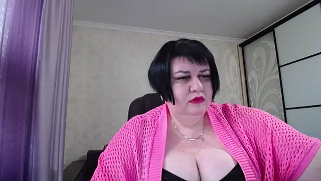 Snapshot of JuicyLady_Di chatting on 11-18-25, 11:36 JuicyLady Di online show from 11-18-25, 11:36