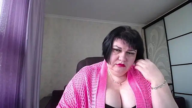 Snapshot of JuicyLady_Di chatting on 12-05-25, 08:34 JuicyLady Di online show from 12-05-25, 08:34