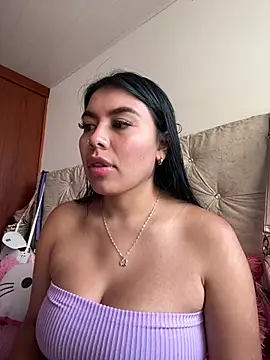 Snapshot of Abby-Sophia chatting on 01-07-25, 07:59 Abby-Sophia online show from 01-07-25, 07:59