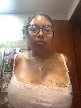 Snapshot of Abby-Sophia chatting on 04-11-26, 12:37 Abby-Sophia online show from 04-11-26, 12:37