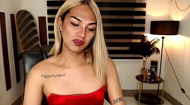 Snapshot of SarahAmber chatting on 02-07-25, 09:48 SarahAmber online show from 02-07-25, 09:48