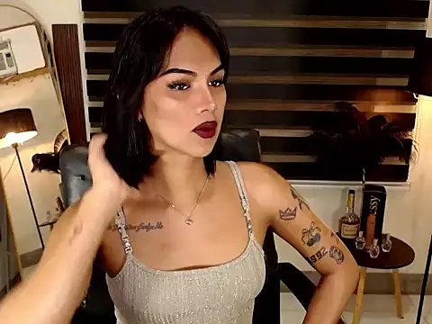 Snapshot of SarahAmber chatting on 10-14-25, 06:03 SarahAmber online show from 10-14-25, 06:03