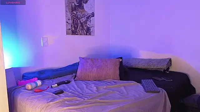 Corina Ts online show from 10-23-25, 02:44