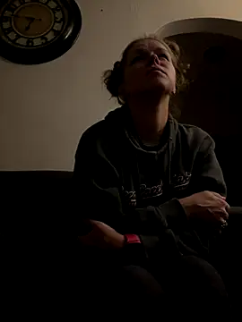 Snapshot of bustybunny25 chatting on 10-25-25, 04:20 bustybunny25 online show from 10-25-25, 04:20