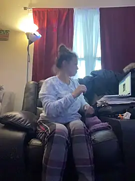 Snapshot of bustybunny25 chatting on 12-17-25, 02:56 bustybunny25 online show from 12-17-25, 02:56