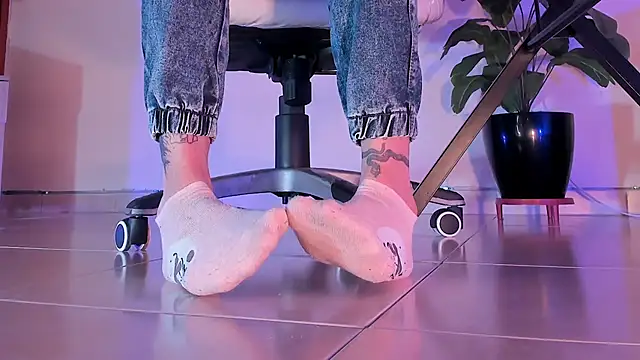 ArchieCollins online show from 09-19-25, 04:36