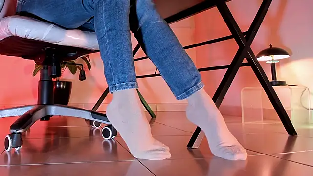 ArchieCollins online show from 10-04-25, 04:54