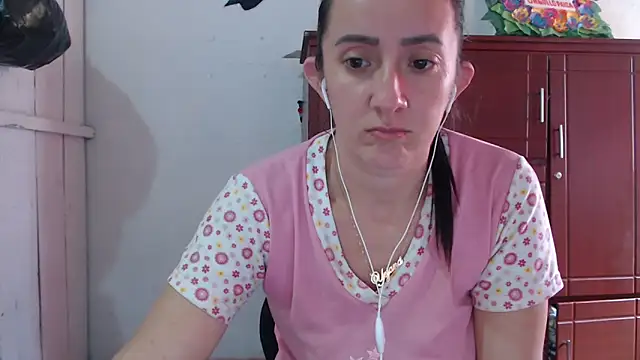 Snapshot of DeepAnal07 chatting on 10-05-25, 04:27 DeepAnal07 online show from 10-05-25, 04:27