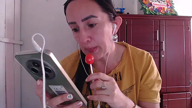 Snapshot of DeepAnal07 chatting on 10-12-25, 08:19 DeepAnal07 online show from 10-12-25, 08:19