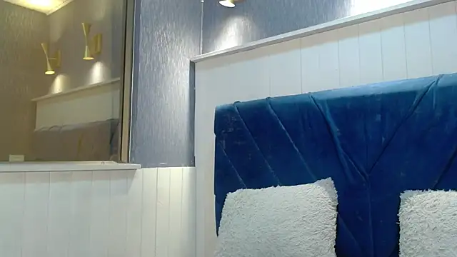 EmilyQueen3x online show from 11-21-25, 01:10