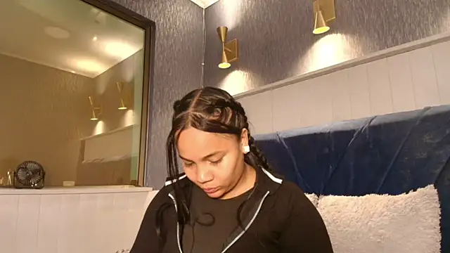 EmilyQueen3x online show from 03-10-26, 12:10