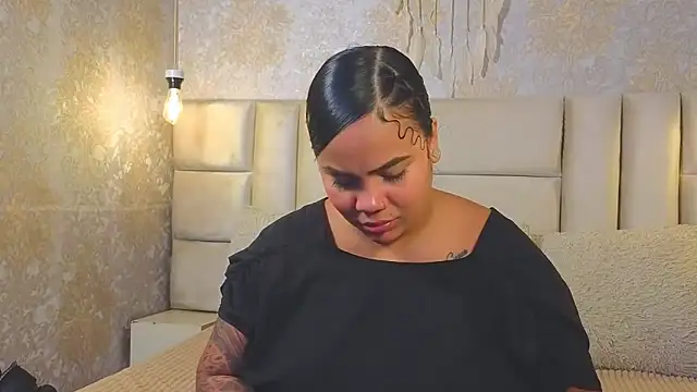 EmilyQueen3x online show from 04-24-26, 05:15