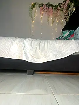 ArielleMillerr online show from 10-11-25, 05:33