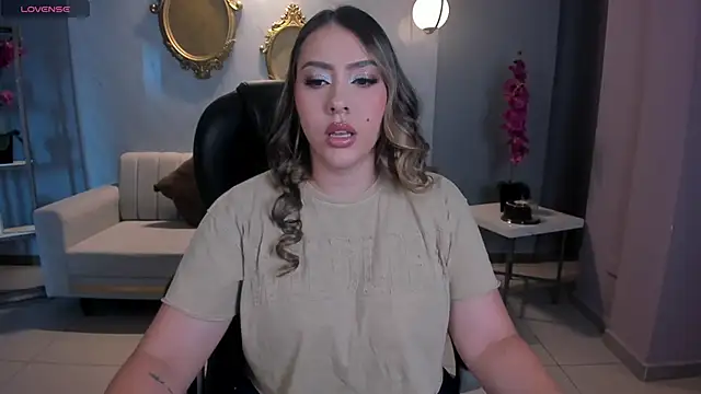 Snapshot of MartinnaBonnet chatting on 01-23-25, 12:52 MartinnaBonnet online show from 01-23-25, 12:52