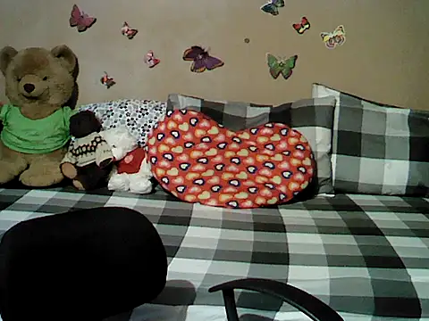 Snapshot of Mia_Rein chatting on 06-09-26, 03:18 Mia Rein online show from 06-09-26, 03:18
