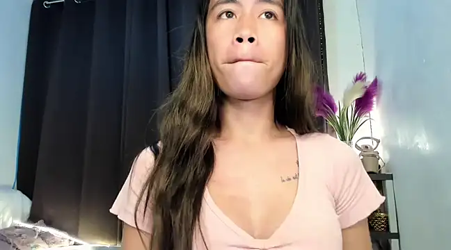 Snapshot of Emma_Jones88 chatting on 02-10-25, 11:02 Emma Jones88 online show from 02-10-25, 11:02