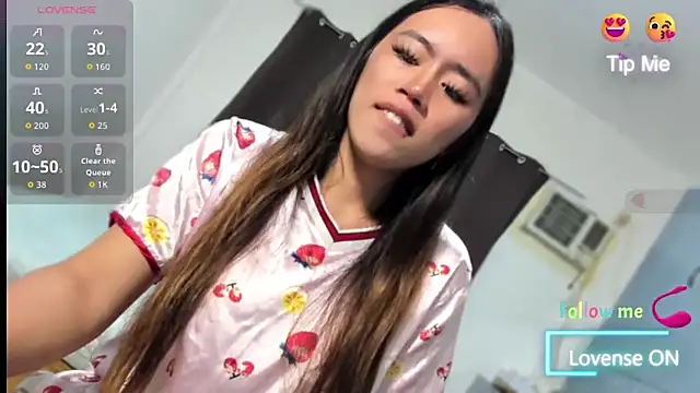 Snapshot of Emma_Jones88 chatting on 10-08-25, 05:10 Emma Jones88 online show from 10-08-25, 05:10