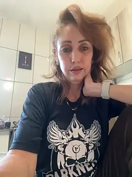 Snapshot of RAIRAsexy chatting on 11-21-25, 08:07 RAIRAsexy online show from 11-21-25, 08:07