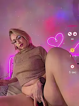 Snapshot of RAIRAsexy chatting on 05-27-26, 11:18 RAIRAsexy online show from 05-27-26, 11:18