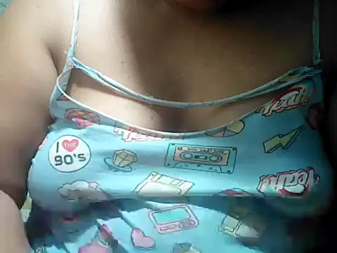 Snapshot of Sexyhorney4u chatting on 05-15-26, 10:06 Sexyhorney4u online show from 05-15-26, 10:06