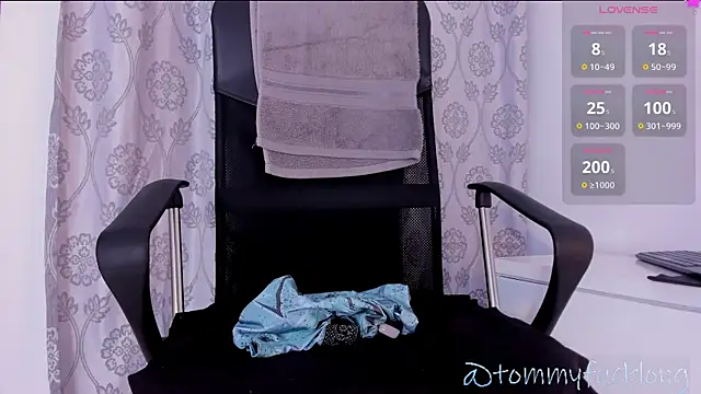 Snapshot of tommylongxx chatting on 12-06-24, 11:25 tommylongxx online show from 12-06-24, 11:25
