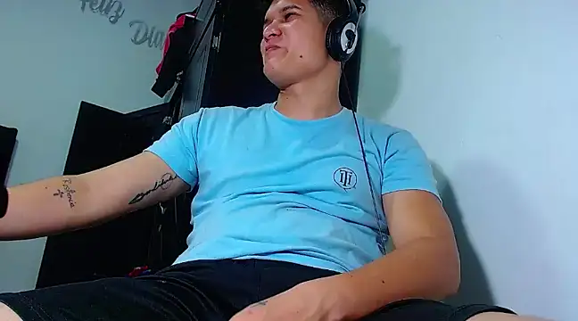 Snapshot of PhoenixGnz chatting on 03-07-25, 06:24 PhoenixGnz online show from 03-07-25, 06:24