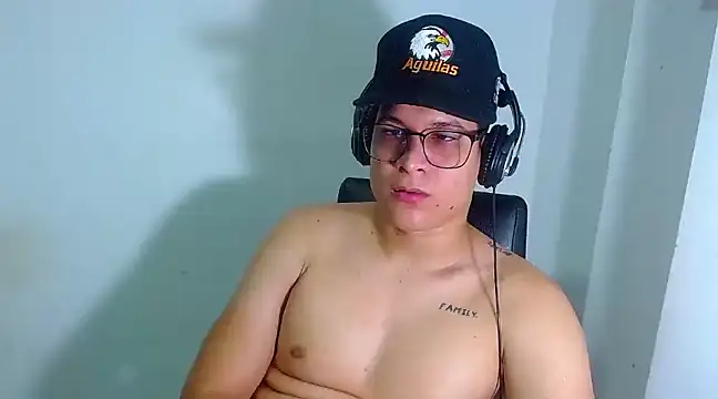 Snapshot of PhoenixGnz chatting on 03-22-25, 02:14 PhoenixGnz online show from 03-22-25, 02:14