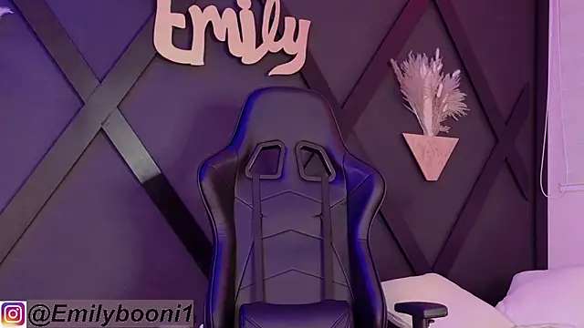 Snapshot of EmilyBoonny1 chatting on 01-25-25, 10:28 EmilyBoonny1 online show from 01-25-25, 10:28