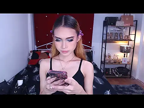 MeatyhorsecockMistress online show from 01-06-26, 07:45