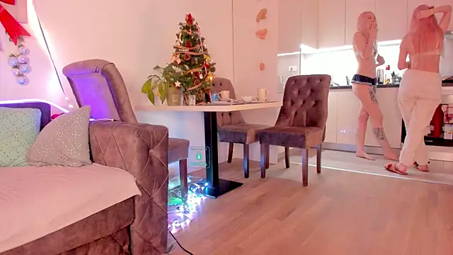 Snapshot of AlexRoseLiRed chatting on 01-06-25, 09:43 AlexRoseLiRed online show from 01-06-25, 09:43