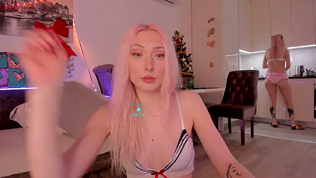 Snapshot of AlexRoseLiRed chatting on 01-08-25, 11:19 AlexRoseLiRed online show from 01-08-25, 11:19