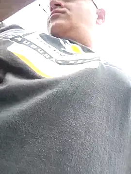 Snapshot of DigiSpankz chatting on 10-11-25, 02:15 DigiSpankz online show from 10-11-25, 02:15