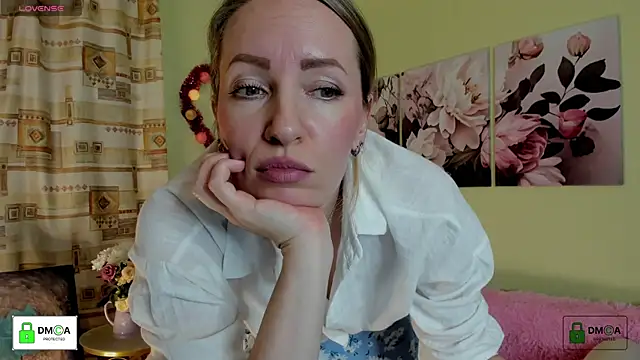 Queenymel online show from 01-29-25, 03:58