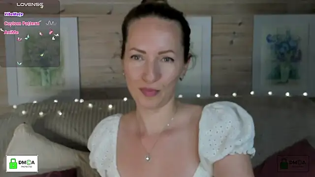 Queenymel online show from 09-25-25, 03:38