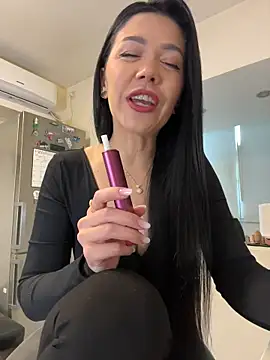 Snapshot of denise_k chatting on 03-29-26, 11:32 denise k online show from 03-29-26, 11:32