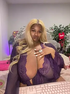 Snapshot of BigFineSelena chatting on 01-24-25, 12:31 BigFineSelena online show from 01-24-25, 12:31