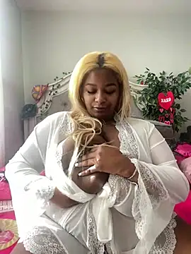 Snapshot of BigFineSelena chatting on 02-02-25, 03:07 BigFineSelena online show from 02-02-25, 03:07