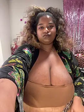 BigFineSelena online show from 02-06-26, 01:14