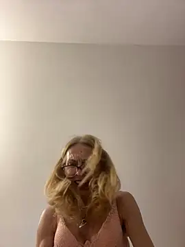 adella13 online show from 01-19-25, 11:43