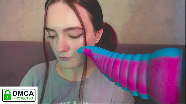 Snapshot of Alyssa___Scarlet chatting on 12-28-24, 04:51 Alyssa Scarlet online show from 12-28-24, 04:51