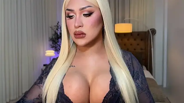 Your Majesty Tyra online show from 10-12-25, 05:06