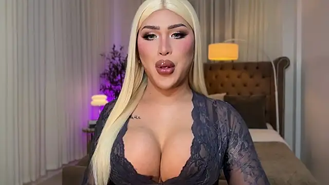 Your Majesty Tyra online show from 10-21-25, 05:19