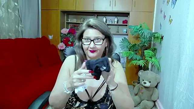 LucilleFenlys online show from 12-08-24, 10:47