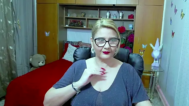 LucilleFenlys online show from 02-15-25, 10:10